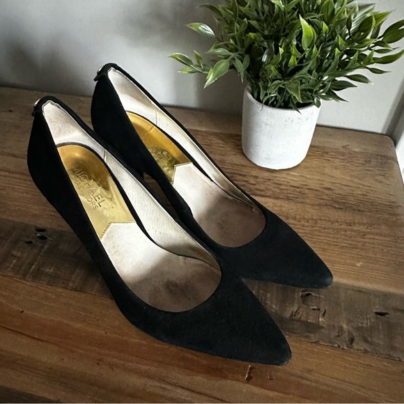 MICHAEL KORS | Black Suede Heels Pumps | 7.5 - Picture 5 of 11